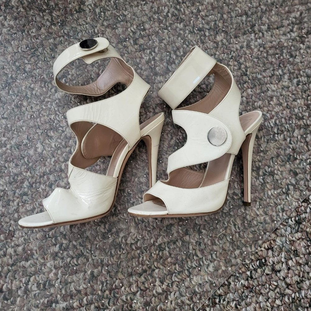 Versace pumps - creamy white